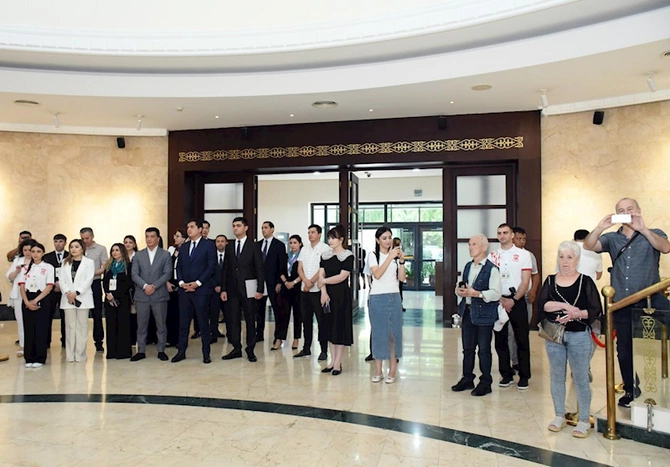 Azərbaycanın sənət incilərində yaşayan milli irsi” — Daşkənddə sərgi açılıb