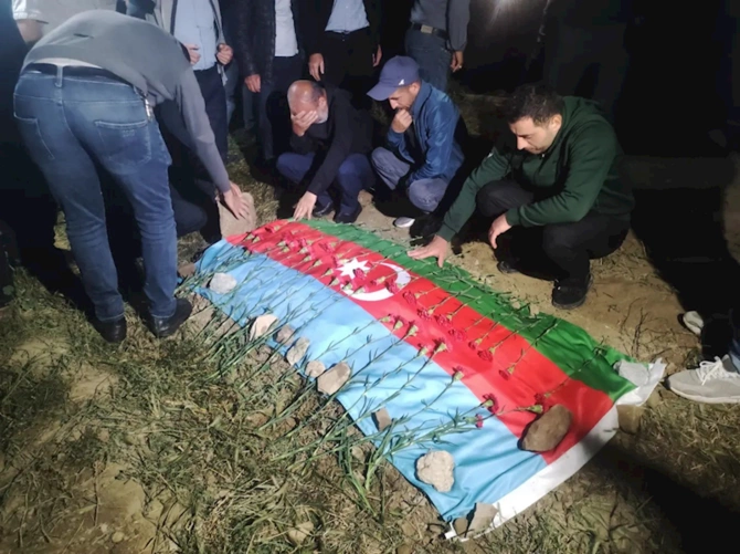 Hərbçimiz dəfn olundu — FOTOLAR Hərbçimiz dəfn olundu — FOTOLAR
