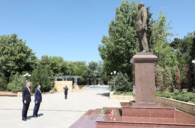 Azəriqazın baş direktoru Şamaxı və Qobustan rayon sakinlərinin müraciətlərini dinlədi — FOTOLAR
