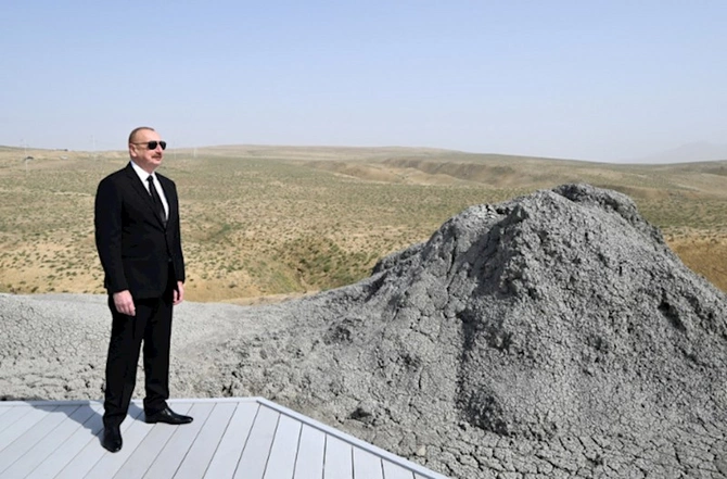 Prezident Palçıq Vulkanları Turizm Kompleksinin açılışında — FOTOLAR Prezident Palçıq Vulkanları Turizm Kompleksinin açılışında — FOTOLAR
