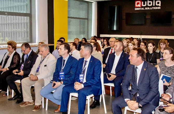 Qərbi Azərbaycana qayıdışla bağlı Buxarest Forumu baş tutub — FOTOLAR