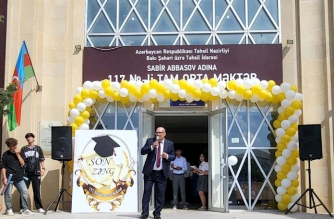 Xəzər rayonu 117 nömrəli tam orta məktəbində “Son zəng” — FOTOLAR