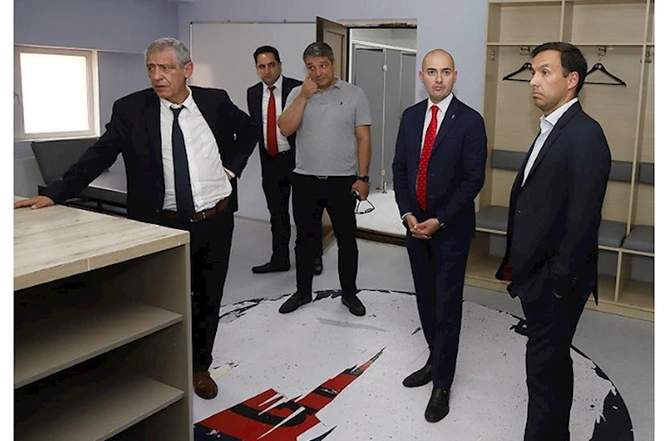 Fernandu Santuş Bakıda idman obyektləri ilə tanış oldu — FOTOLAR Fernandu Santuş Bakıda idman obyektləri ilə tanış oldu — FOTOLAR