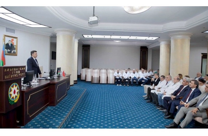 3 məşhur həkim istefa verdi — Tibb Universitetində nə baş verir? 3 məşhur həkim istefa verdi — Tibb Universitetində nə baş verir?