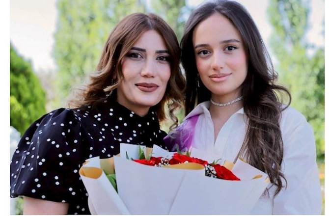 Jurnalist övladları da məzun oldular — FOTOLAR Jurnalist övladları da məzun oldular — FOTOLAR