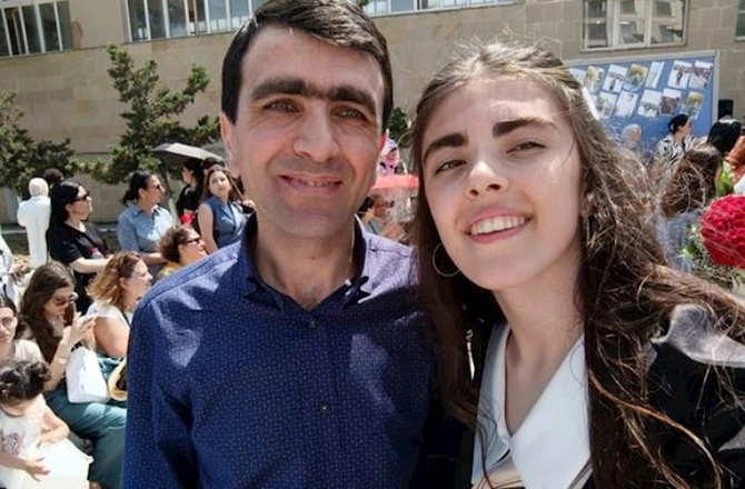 Jurnalist övladları da məzun oldular — FOTOLAR Jurnalist övladları da məzun oldular — FOTOLAR
