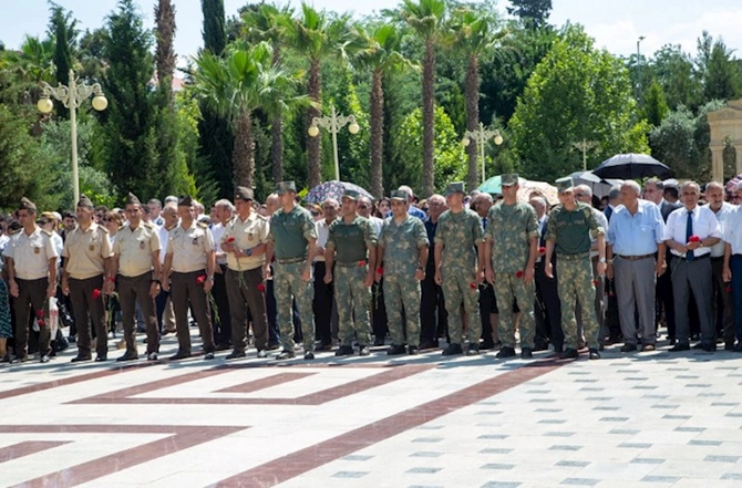 Salyanda “15 iyun – Azərbaycan xalqının Milli Qurtuluş günü” adlı tədbir keçirildi — FOTOLAR Salyanda “15 iyun – Azərbaycan xalqının Milli Qurtuluş günü” adlı tədbir keçirildi — FOTOLAR