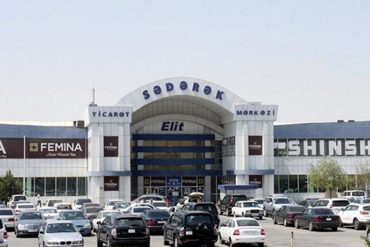 “Sədərək” ticarət mərkəzində yanğın olub