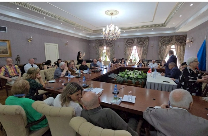 Tbilisdə “Qafqaz evi” ideyası: sülh və təhlükəsizlik” mövzusunda beynəlxalq konfrans keçirilib — FOTOLAR Tbilisdə “Qafqaz evi” ideyası: sülh və təhlükəsizlik” mövzusunda beynəlxalq konfrans keçirilib — FOTOLAR