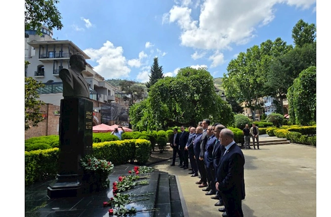 Tbilisdə “Qafqaz evi” ideyası: sülh və təhlükəsizlik” mövzusunda beynəlxalq konfrans keçirilib — FOTOLAR Tbilisdə “Qafqaz evi” ideyası: sülh və təhlükəsizlik” mövzusunda beynəlxalq konfrans keçirilib — FOTOLAR