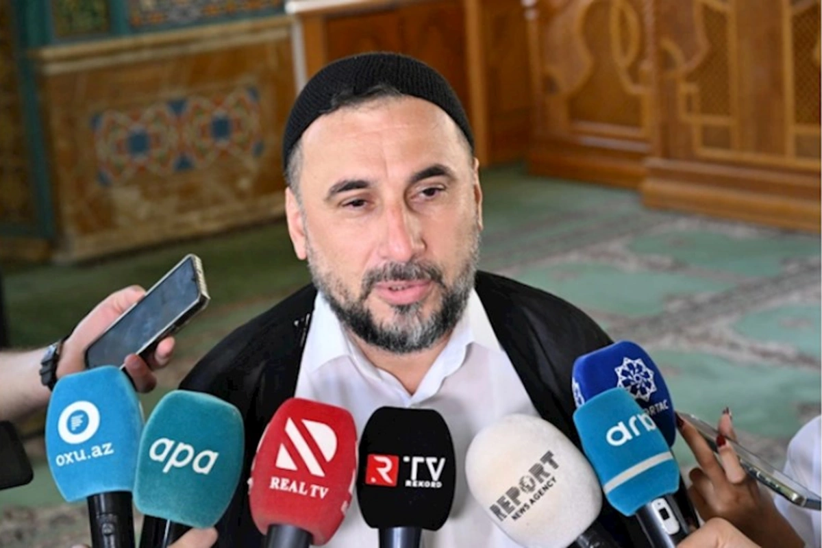 Təzəpir məscidinin imamı: Ət kəsimi mağazalarında qurban ətinin satışı şəriətə uyğun deyil