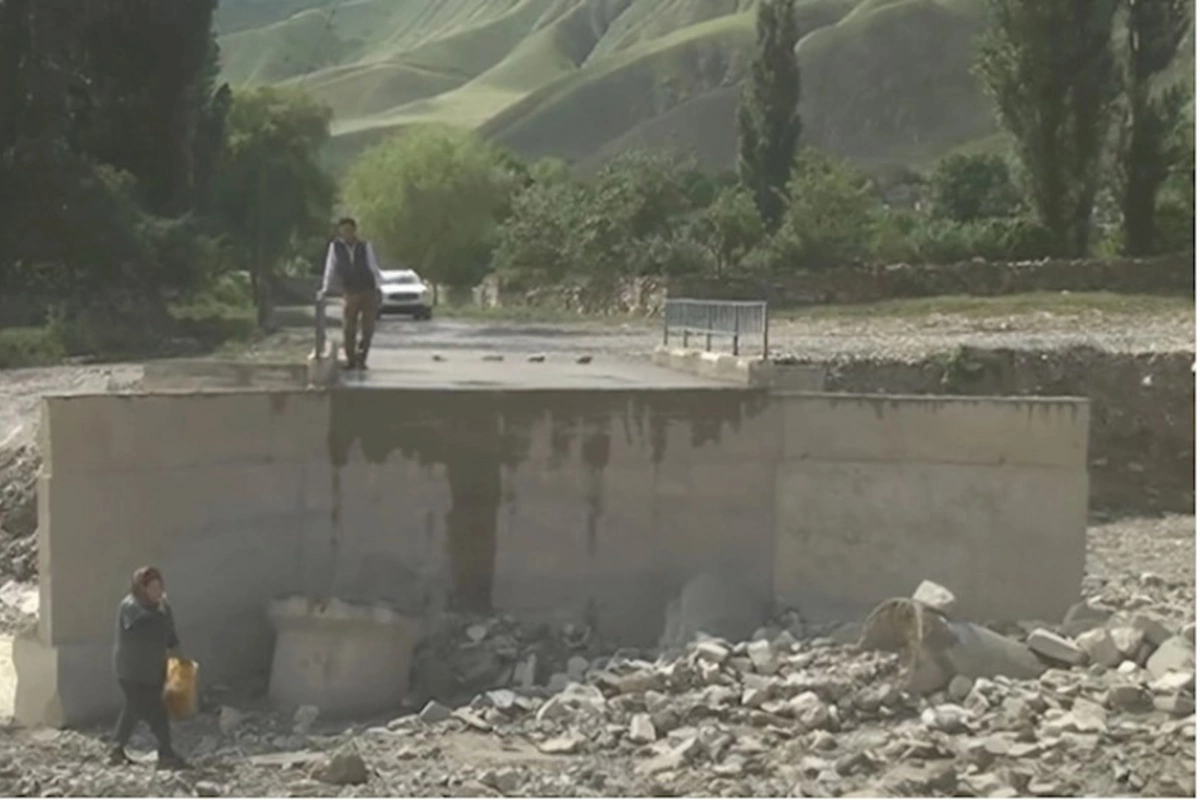 Qubada sel körpünü dağıdıb, evlərə ziyan dəyib — VİDEO