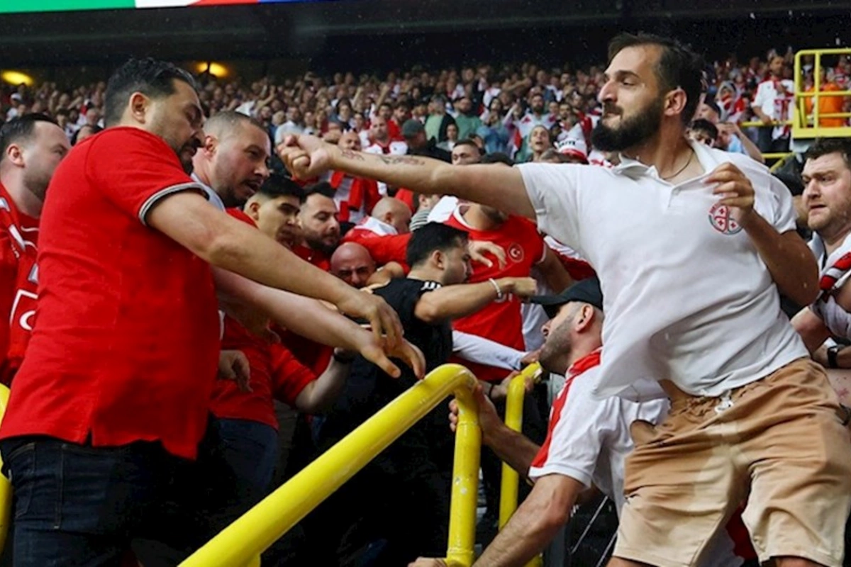 Almaniyada gürcüstanlı və türkiyəli azarkeşlər dava edib