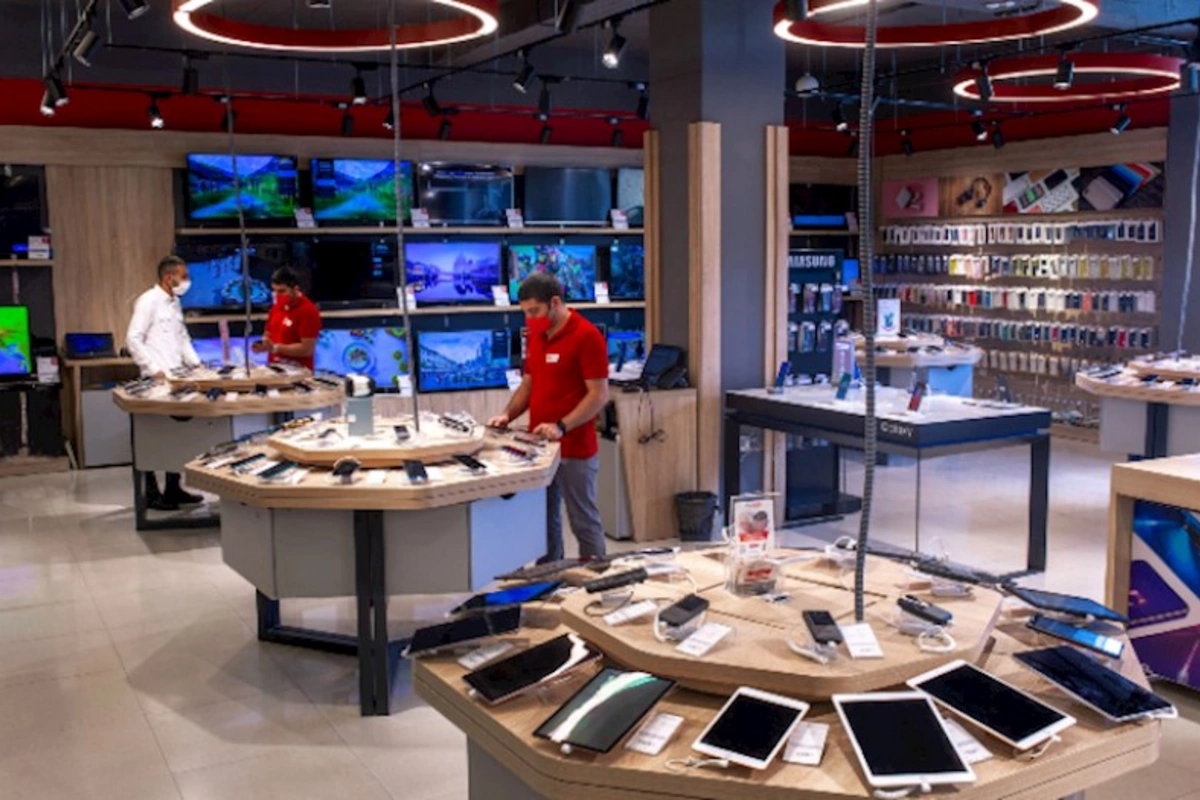 Kontakt Home çoxsaylı işçilər axtarır — MAAŞ 1500 MANAT