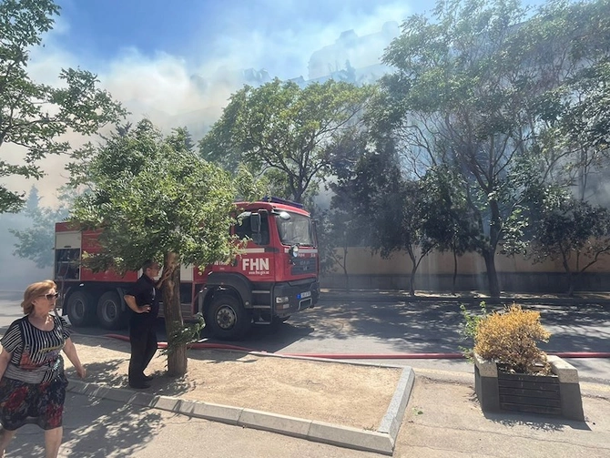 Doğum evinin yaxınlığında baş verən yanğın söndürüldü — (YENİLƏNİB) Doğum evinin yaxınlığında baş verən yanğın söndürüldü — (YENİLƏNİB)