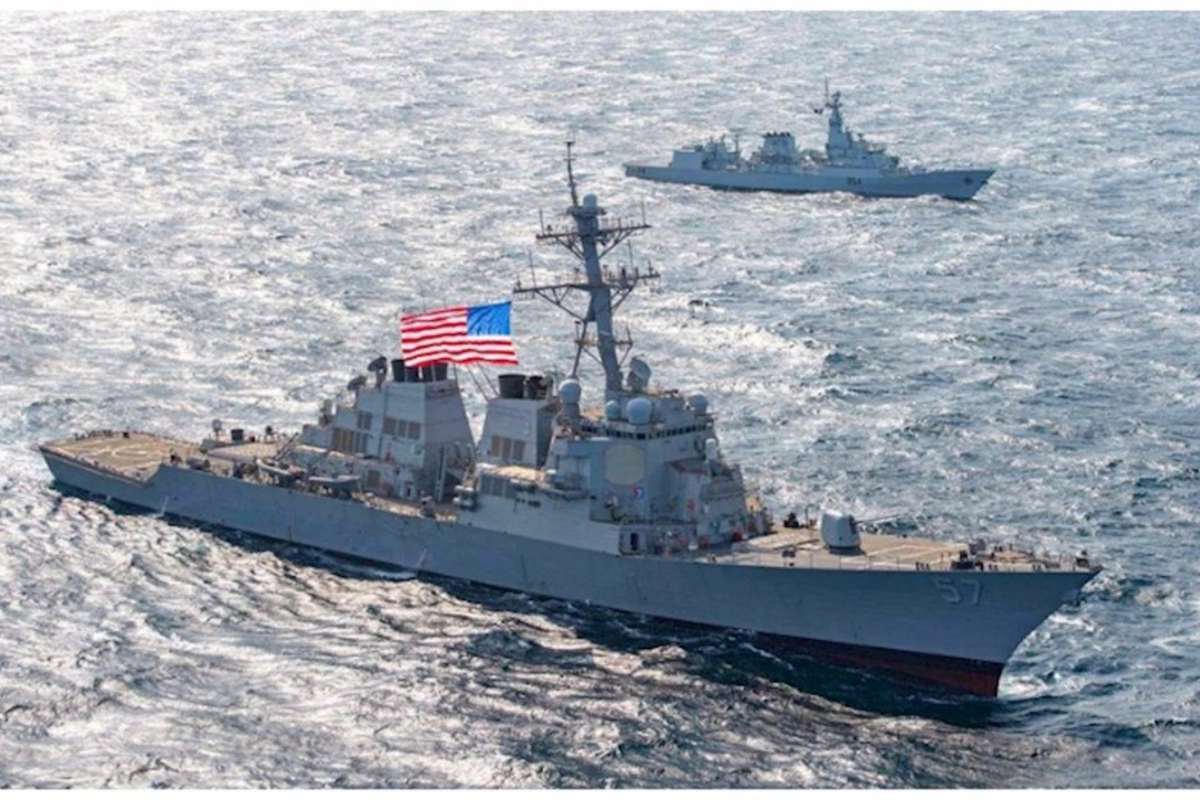 CENTCOM: Husilər hərbi gəmimizi atəşə tutub