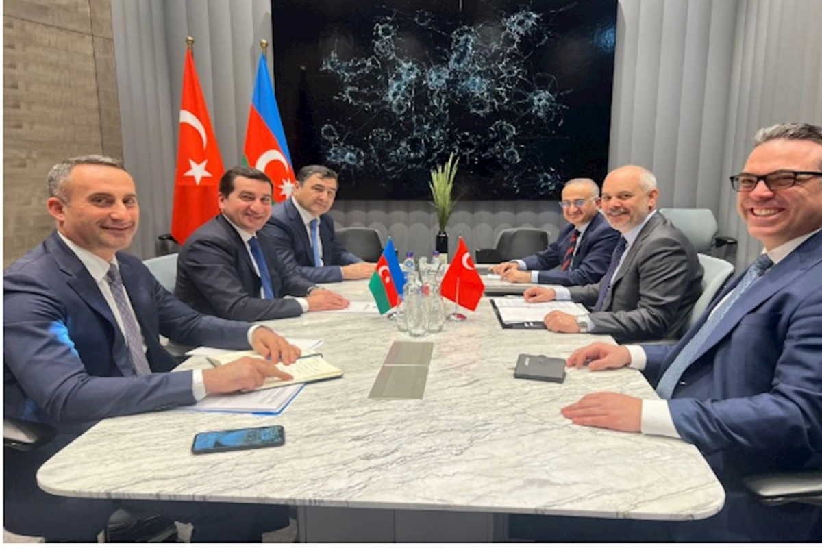 Prezidentin köməkçisi Türkiyə və Özbəkistandan olan həmkarları ilə görüşüb