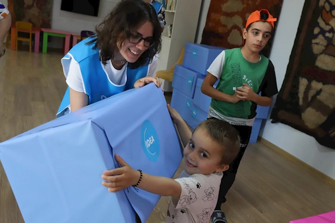 IDEA “Sevincini bölüş” kampaniyası çərçivəsində uşaqlar üçün növbəti aksiya keçirib