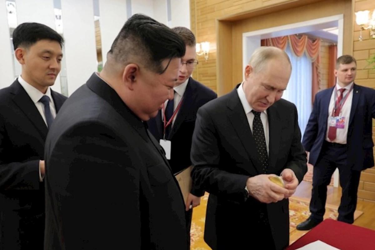 Putinə ov iti hədiyyə etdi
