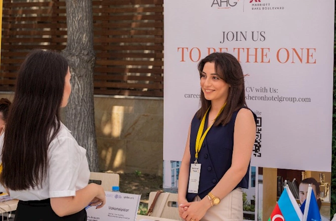 30-dan çox şirkətin iştirakı ilə “Yelo Career Festival” keçirildi — FOTOLAR 30-dan çox şirkətin iştirakı ilə “Yelo Career Festival” keçirildi — FOTOLAR