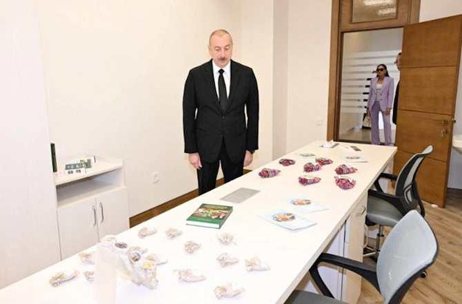 Prezident və birinci xanım Nəbatat Bağında görülən işlərlə tanış oldular — FOTOLAR