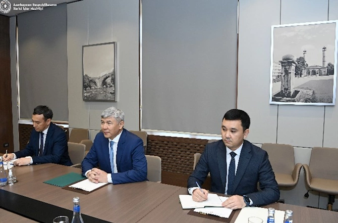Ceyhun Bayramov Qırğız Respublikasının yeni səfirini qəbul etdi