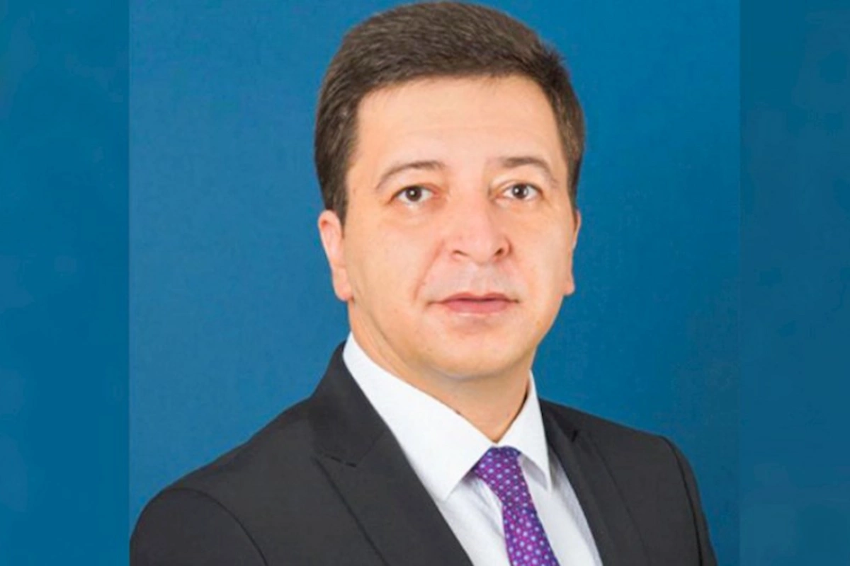“Niyə klounluq edirsən?” — Deputatdan Əli Kərimliyə sillə kimi sözlər!!! (SENSASİON YAZI)