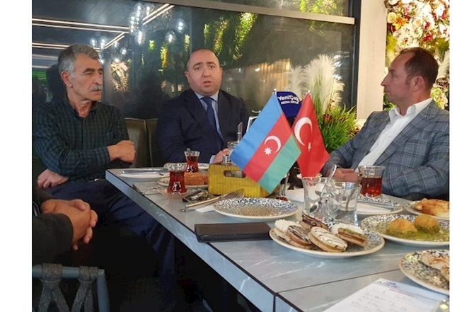 8 ölkədə 8 yazı — Aqil Ələsgərin Qərbi Azərbaycanla bağlı Avropada silsilə yazıları yayınlandı