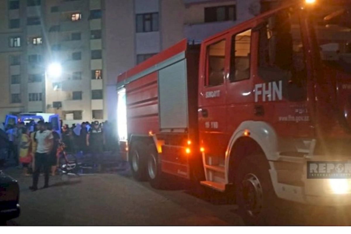 Sumqayıtda yaşayış binasında yanğın: Tüstüdən zəhərlənənlər var