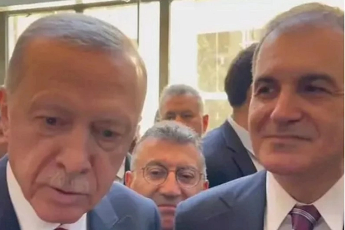 Rəcəb Tayyib Ərdoğan qadın müxbirin dırnaq boyasına təəccübləndi: Mən nə edəcəyəm indi? — VİDEO