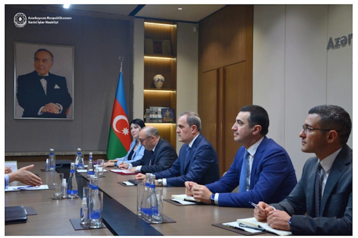 Ceyhun Bayramov O’Brayna Ermənistanın Konstitusiyasına dəyişiklik etməsinin vacibliyini çatdırıb