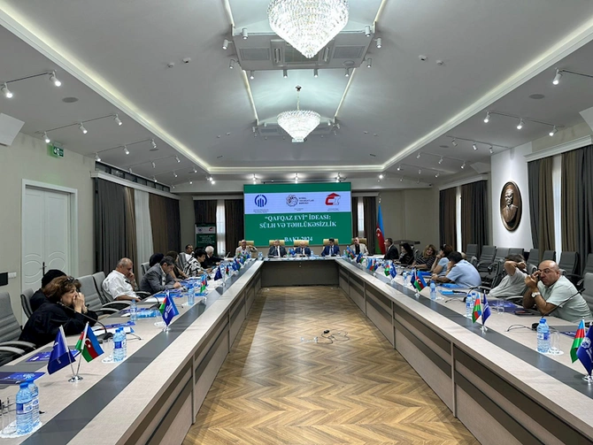 “Qafqaz evi - regionda sülh və təhlükəsizlik İdeyası ilə bağlı dəyirmi masa keçirilib — FOTOLAR “Qafqaz evi - regionda sülh və təhlükəsizlik İdeyası ilə bağlı dəyirmi masa keçirilib — FOTOLAR