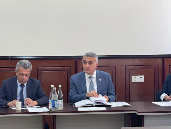 Anar Bağırovun rəhbərliyi ilə magistr dissertasiyalarının müdafiəsi keçirilib — FOTOLAR Anar Bağırovun rəhbərliyi ilə magistr dissertasiyalarının müdafiəsi keçirilib — FOTOLAR