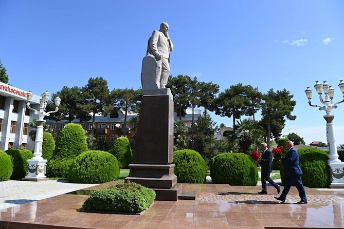 Vüqar Əhmədov Ağcabədidə vətəndaşları qəbul etdi — FOTOLAR