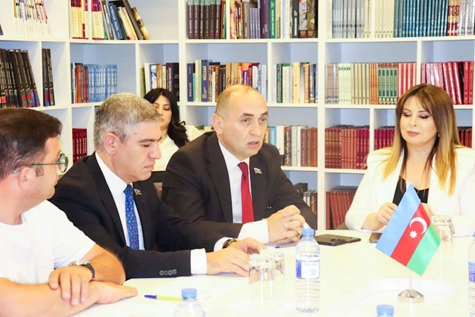 “Danışan abidələr: Azıx mağarası” adlı qısametrajlı filmin təqdimatı oldu — FOTOLAR “Danışan abidələr: Azıx mağarası” adlı qısametrajlı filmin təqdimatı oldu — FOTOLAR