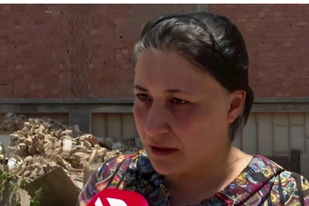 Bakıda gecəyarısı söküntü QALMAQALI: Evindən sürüklənərək çıxarılan qadın DANIŞDI — VİDEO