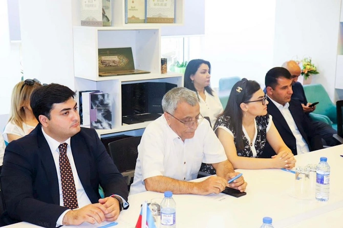 “Danışan abidələr: Azıx mağarası” adlı qısametrajlı filmin təqdimatı oldu — FOTOLAR “Danışan abidələr: Azıx mağarası” adlı qısametrajlı filmin təqdimatı oldu — FOTOLAR