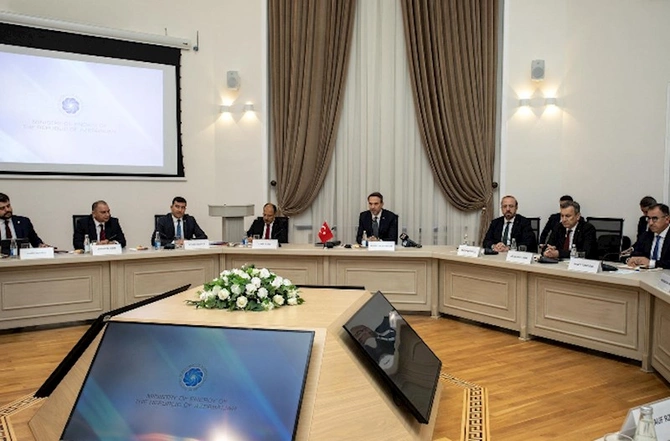 Pərviz Şahbazov türkiyəli həmkarı ilə “yaşıl enerji”ni müzakirə etdi