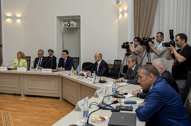 Pərviz Şahbazov türkiyəli həmkarı ilə “yaşıl enerji”ni müzakirə etdi