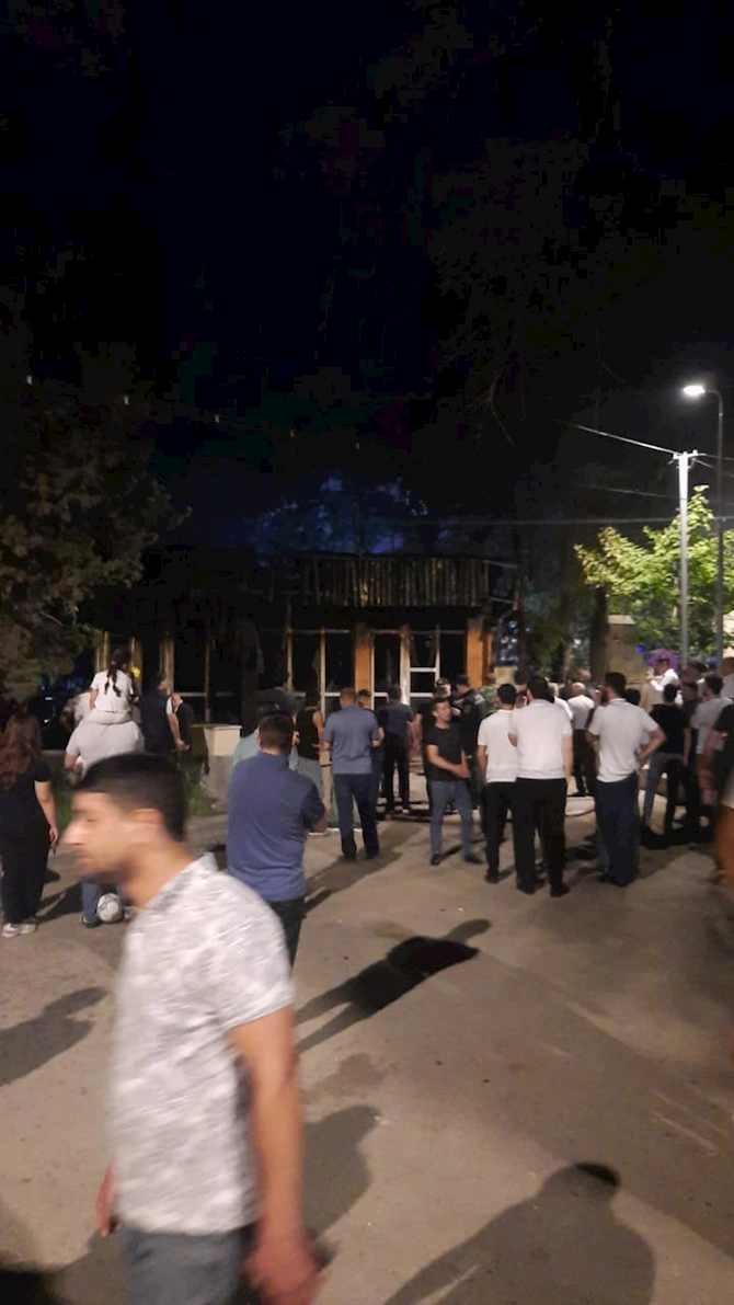 Bakıda kafe yanaraq kül oldu — VİDEO (FOTOLAR)