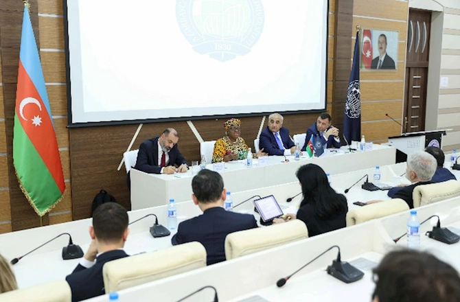 Ümumdünya Ticarət Təşkilatının Baş Katibi UNEC-də — FOTOLAR Ümumdünya Ticarət Təşkilatının Baş Katibi UNEC-də — FOTOLAR