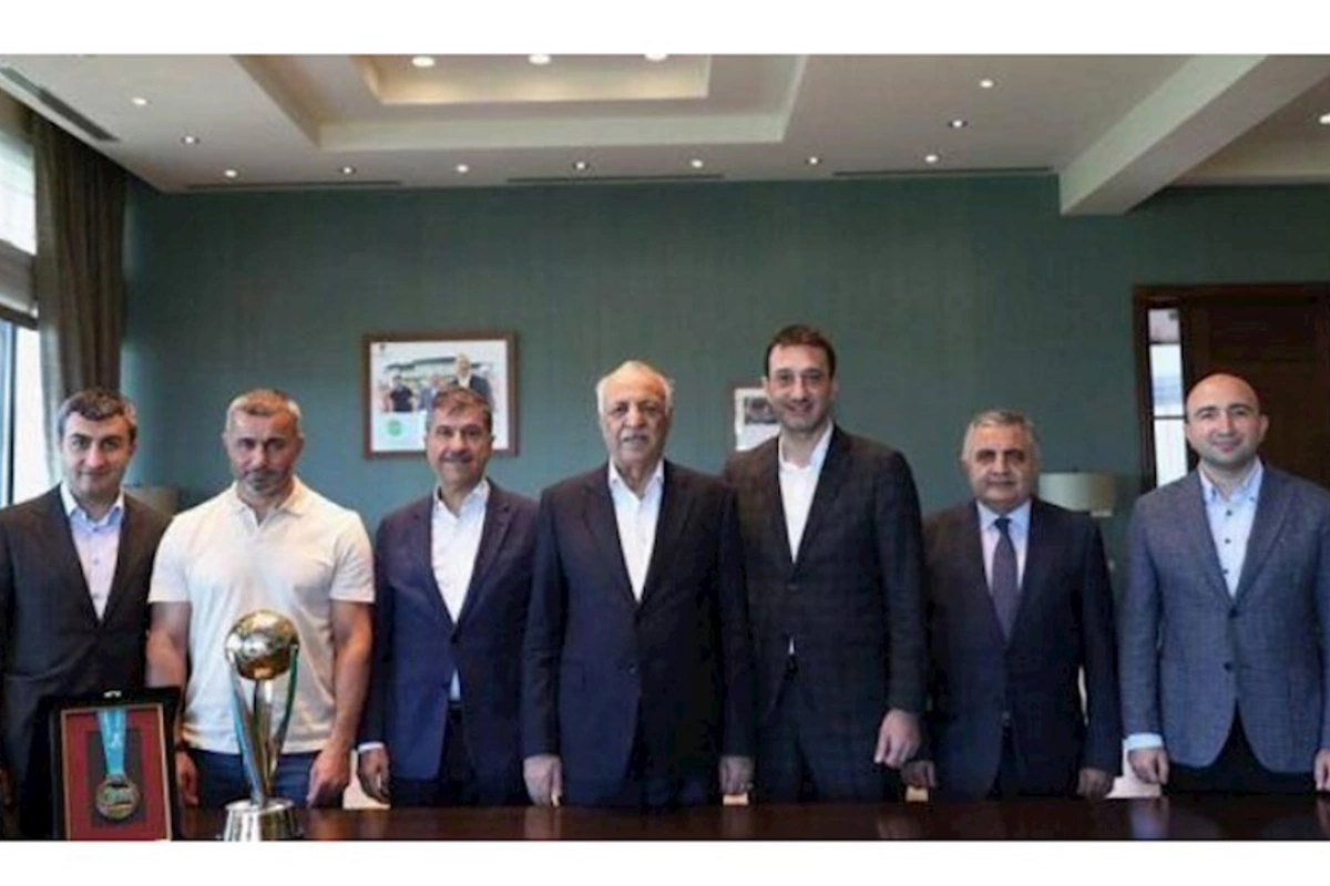 “Qarabağ”ın fəxri prezidenti klubu ziyarət etdi