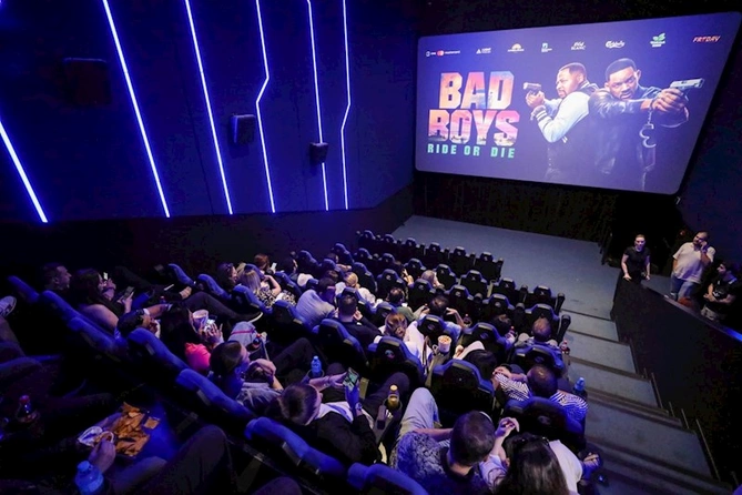 “Pis oğlanlar” CineMastercard kinoteatrının yay mövsümünün açılışında — VİDEO (FOTOLAR)