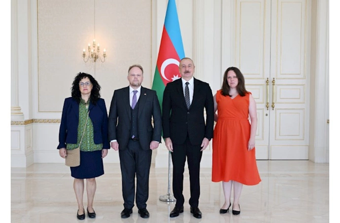 Prezident Kanadanın yeni səfirinin etimadnaməsini qəbul edib — FOTOLAR