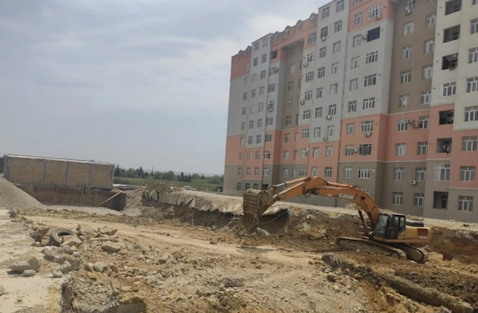 SAS 2015 şirkətinin növbəti tikinti şousu — Bu dəfə bir kompleksi iki icazə sənədi ilə necə inşa edir?