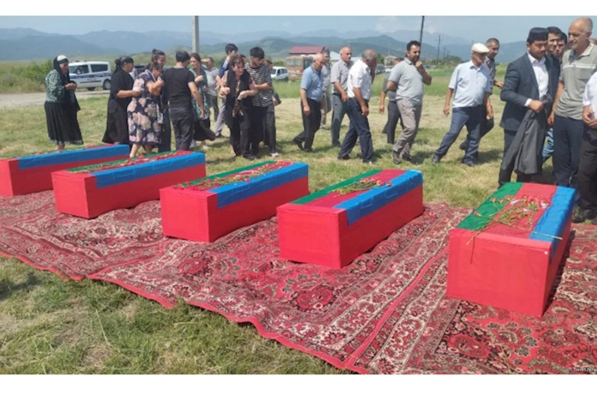 Beş şəhidin nəşi Xocalıda DƏFN EDİLDİ