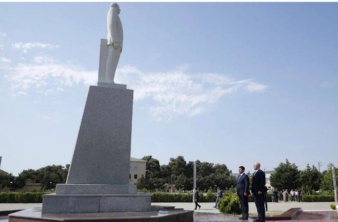 Anar Quliyev Neftçalada vətəndaşları qəbul edib — FOTO