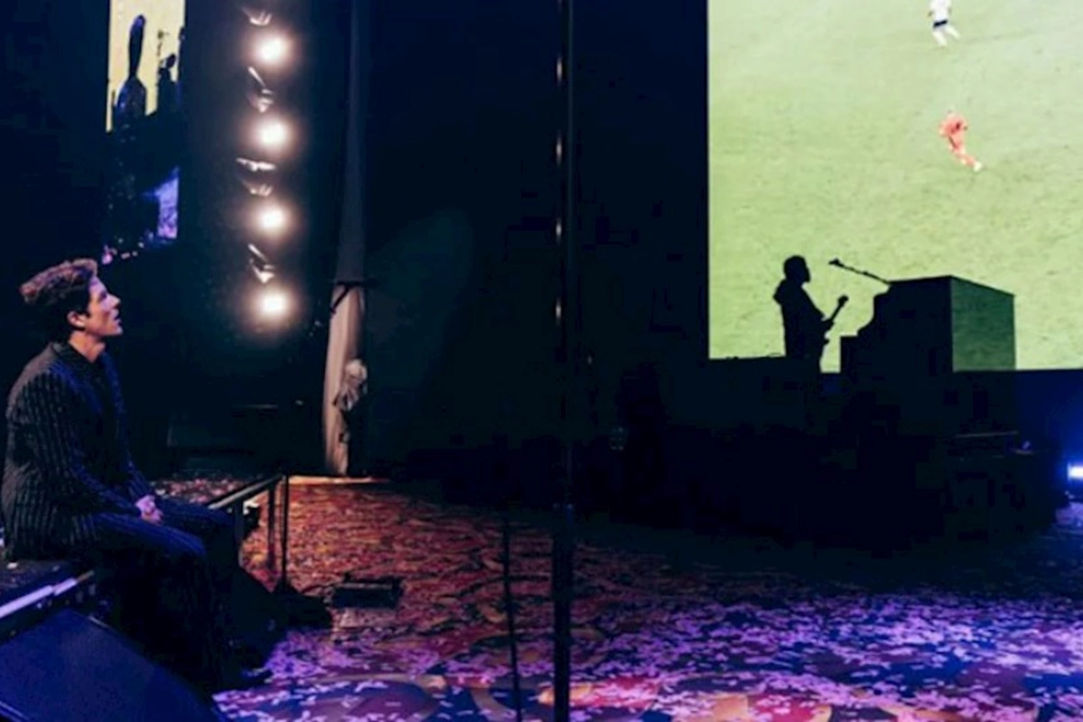 Matçı izləmək üçün konsertini dayandırdı