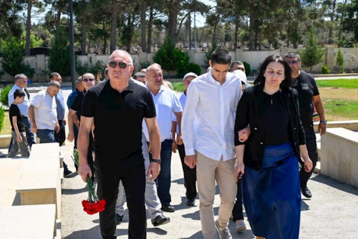 Polad Həşimov və İlqar Mirzəyevin xatirəsi yad edildi — FOTOLAR