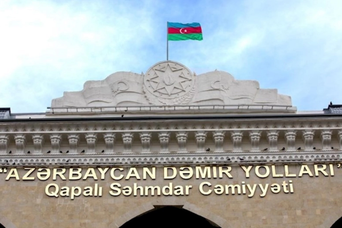 “Azərbaycan Dəmir Yolları” ictimaiyyəti aldatmaq istədi, özünü biabır etdi — QSC-nin yalanı “ayaq tutub yerimədi”
